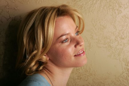 ELIZABETH-BANKS-in-Carlo-Allegri-Photoshoot-8.jpg