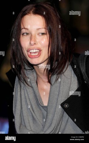 abbie-eastwood-uk-premiere-of-monsters-vs-aliens-held-at-the-vue-west-C380PM.jpg