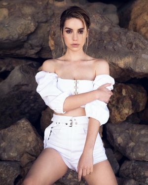 adelaide-kane-1100195.jpg