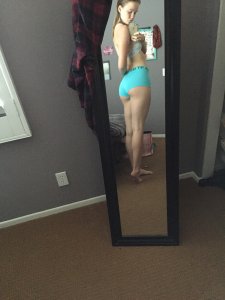 Mackenzie Lintz 7 thefappeningblog.com.jpg