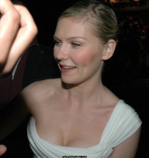 078_ea1_kirsten_dunst_HQetown12.jpg