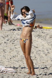 Alessandra-Ambrosio-in-Bikini-73.jpg