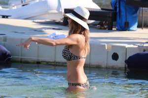 Nicole-Scherzinger-in-Bikini-2.jpg