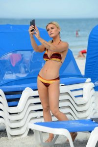 Lauren Hubbard 31 thefappeningblog.com.jpg