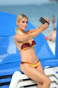 Lauren Hubbard 35 thefappeningblog.com.jpg