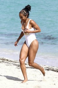 Rachel Lindsay 16 thefappeningblog.com.jpg