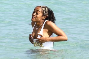 Rachel Lindsay 31 thefappeningblog.com.jpg