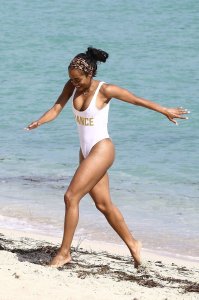 Rachel Lindsay 69 thefappeningblog.com.jpg