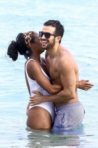 Rachel Lindsay 93 thefappeningblog.com.jpg