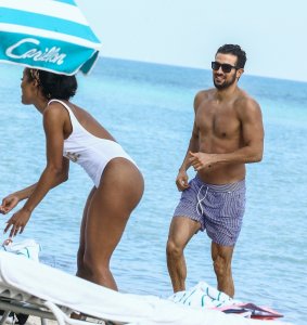 Rachel Lindsay 102 thefappeningblog.com.jpg