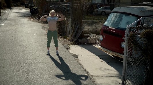 Emily Bergl @ Shameless S05 E07 (2015)_04.jpg