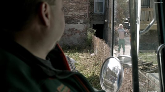 Emily Bergl @ Shameless S05 E07 (2015)_05.jpg