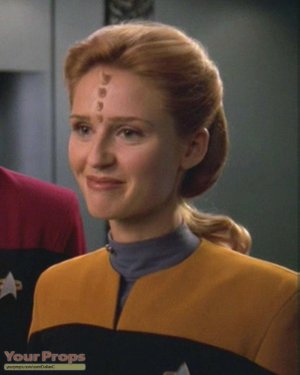 ...Star-Trek-Voyager-ADULT-NAOMI-WILDMAN-4.jpg