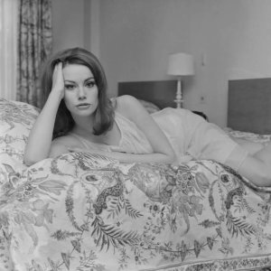 Claudine Auger -a80499c0c38d2bf3b8188a1a1fe05967 8512e92e.jpg