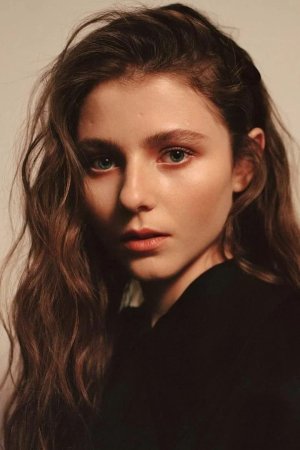 thomasin-mckenzie-is-fucking-irresistible-v0-mte5ob1sspcb1.jpeg