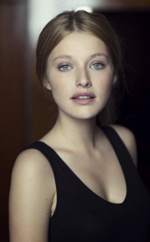 740full-ella--june-henrard (1).jpg