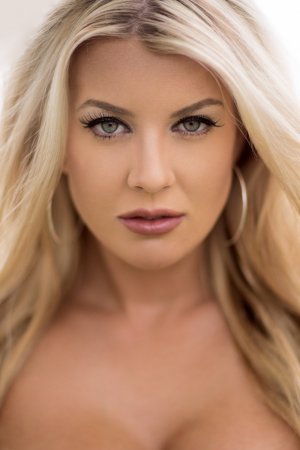 Baylee Curran (4).jpg