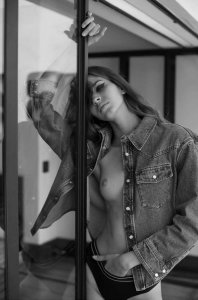 Laissa Medeiros Topless 6 thefappeningblog.com.jpg