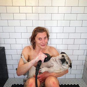 Katee Sackhoff in shower - d27fba1366149840.jpg