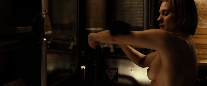 Katee Sackhoff 'Riddick (2013)'450114720_00_02_34_123_472lo.jpg