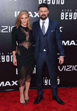 Katee-Sackhoff-HQCelebrities.com (207).jpg