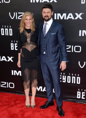 Katee-Sackhoff-HQCelebrities.com (210).jpg