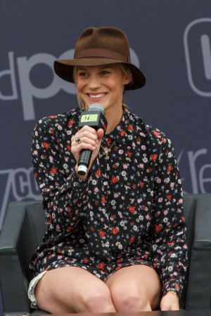 Katee-Sackhoff-HQCelebrities.com (215).jpg