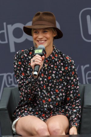 Katee-Sackhoff-HQCelebrities.com (293).jpg