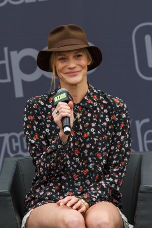 Katee-Sackhoff-HQCelebrities.com (294).jpg