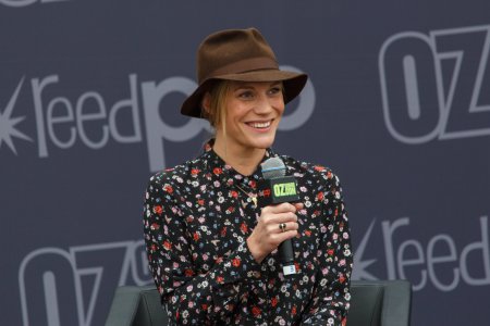 Katee-Sackhoff-HQCelebrities.com (299).jpg