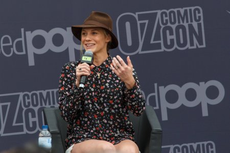 Katee-Sackhoff-HQCelebrities.com (304).jpg