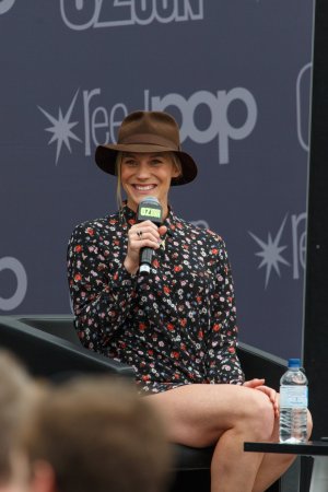 Katee-Sackhoff-HQCelebrities.com (307).jpg