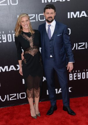 Katee-Sackhoff-HQCelebrities.com (322).jpg