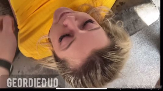 TikTok Onlyfans Babe Nat Wills Sucks Dick in Yellow Trainers Nat.mp4_000025372.jpg