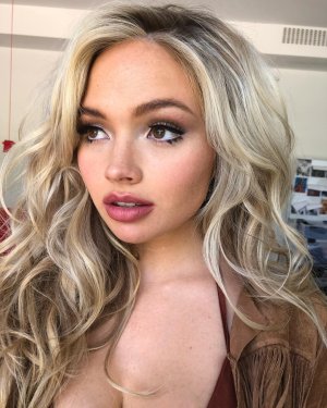 Natalie Alyn Lind (1).jpg