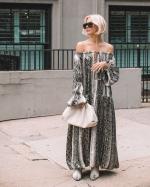 juleshough_post_6_12_2024_2_59_44 PM3388987245724508710.jpg