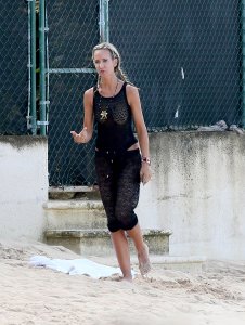 Lady Victoria Hervey 56 thefappeningblog.com.jpg