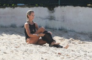 Lady Victoria Hervey 45 thefappeningblog.com.jpg