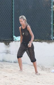 Lady Victoria Hervey 35 thefappeningblog.com.jpg