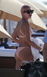 Hailey Baldwin Sexy 2 - The Fappening Blog.jpg