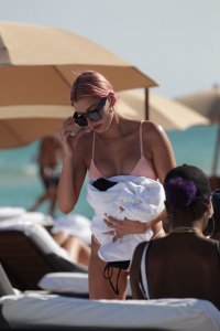 Hailey Baldwin Sexy 15 - The Fappening Blog.jpg