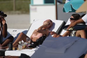 Hailey Baldwin Sexy 25 - The Fappening Blog.jpg