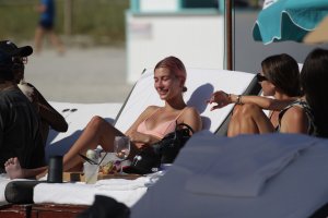 Hailey Baldwin Sexy 24 - The Fappening Blog.jpg