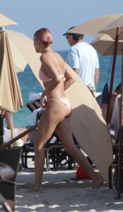 Hailey Baldwin Sexy 26 - The Fappening Blog.jpg