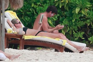 Rebecca Romijn Sexy 7 - The Fappening Blog.jpg