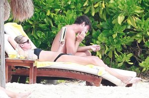 Rebecca Romijn Sexy 12 - The Fappening Blog.jpg