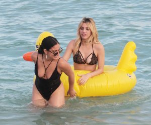 Lele Pons & Inanna Sarkis Sexy 11 - The Fappening Blog.jpg