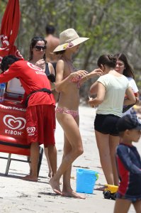 Alessandra Ambrosio 55 - The Fappening Blog.jpg