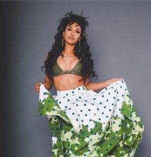 Candice-Patton-NKD-Mag-02_l.jpg