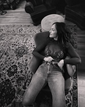 minkakelly_post_6_24_2024_10_48_07 PM3397920299900264979.jpg